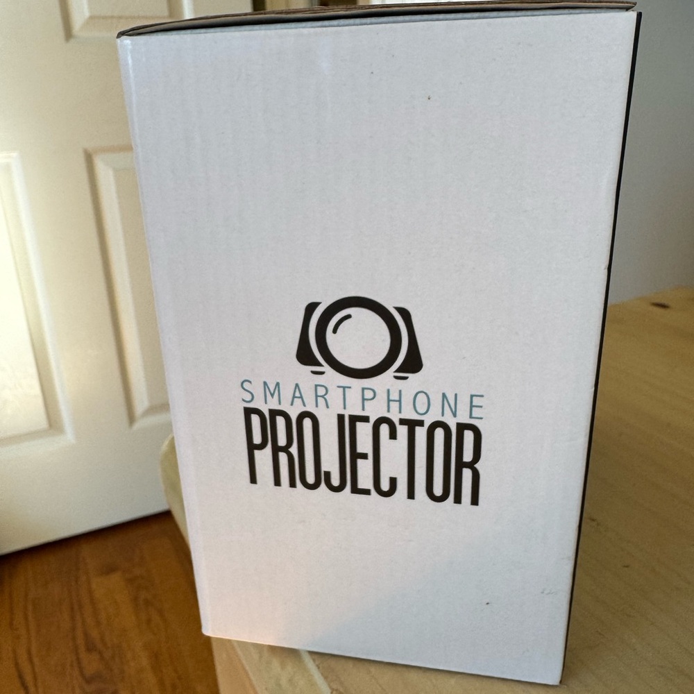 Smartphone Projector - Picture 3 of 4